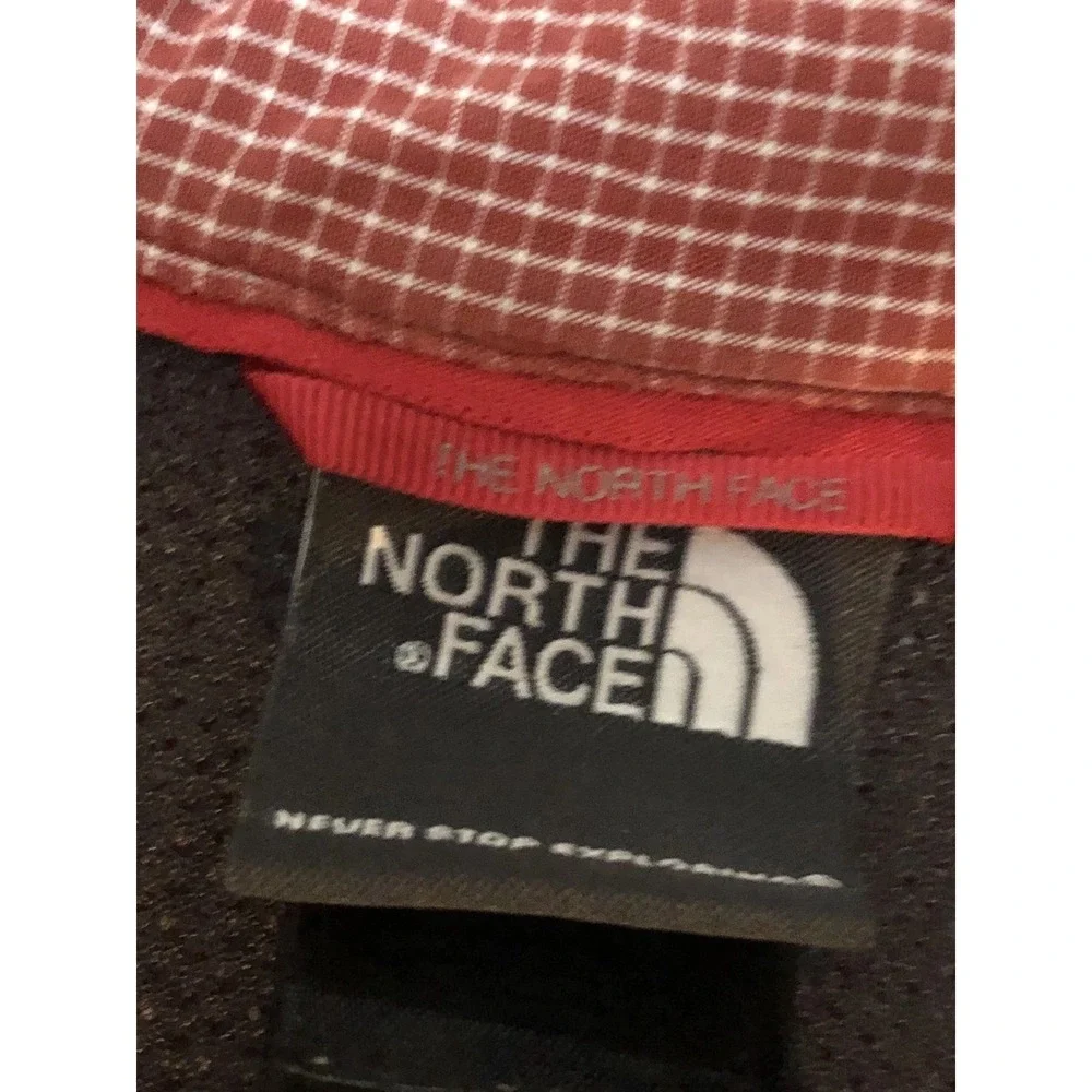 The North Face Men's Auburn-Red- Casual Button shirt Size Large - short Sleeves